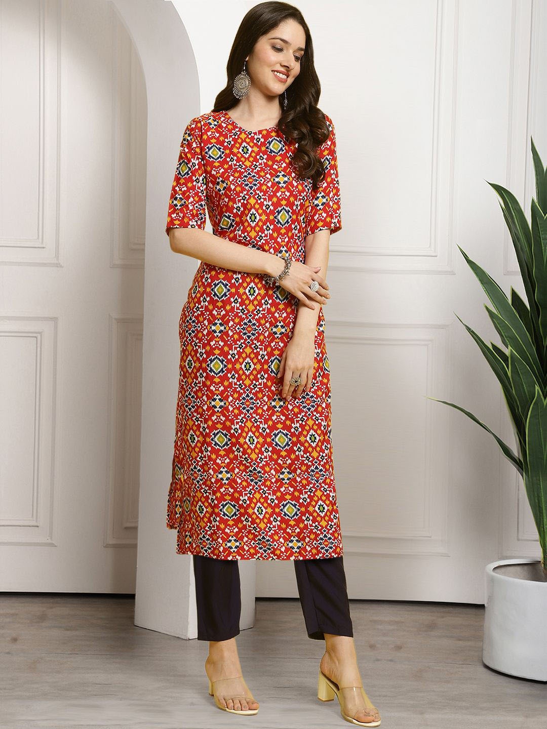 

7Threads Geometric Printed Round Neck Kurta With Trousers, Red