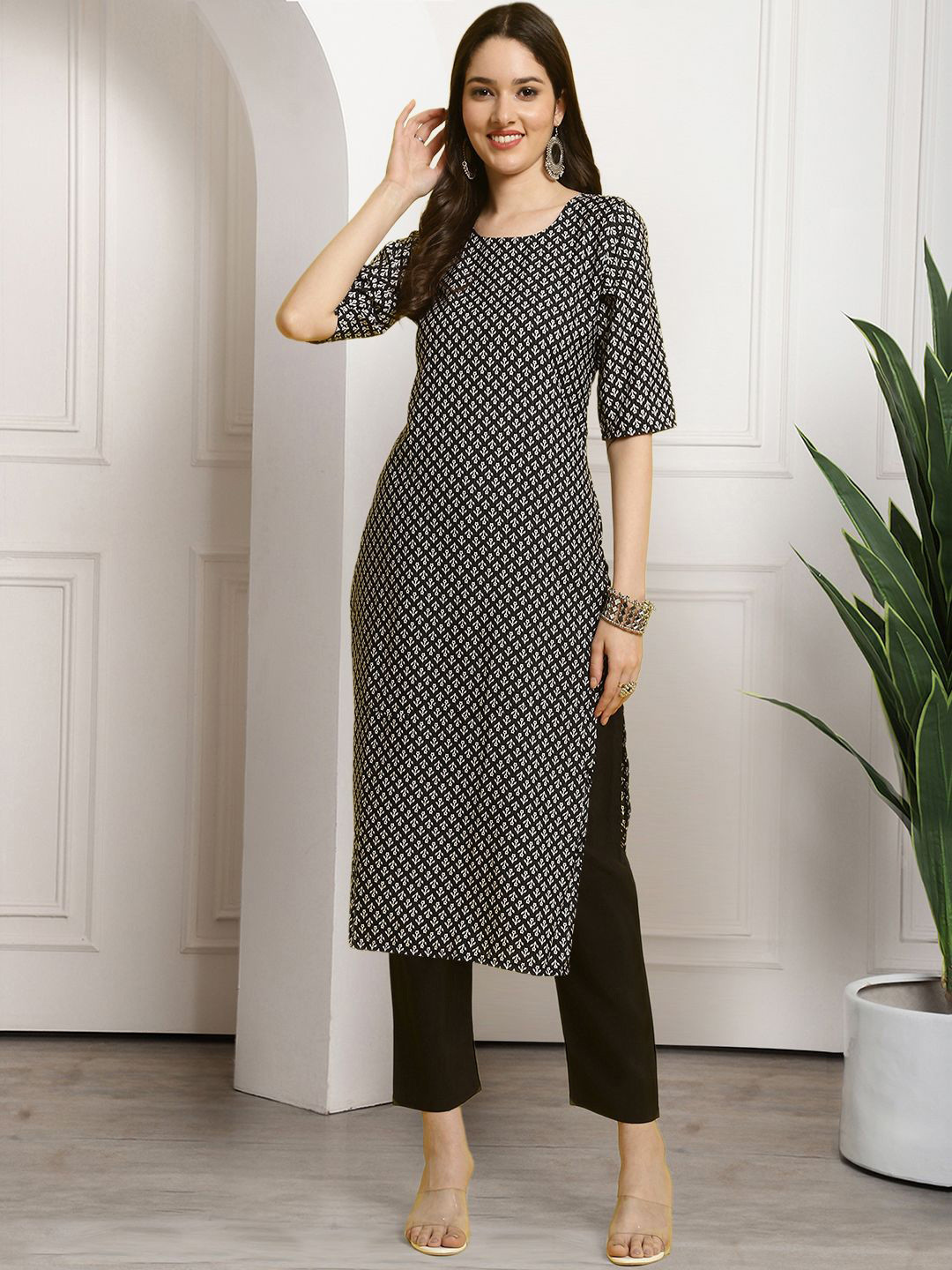 

7Threads Ethnic Motifs Printed Round Neck Kurta With Trousers, Black