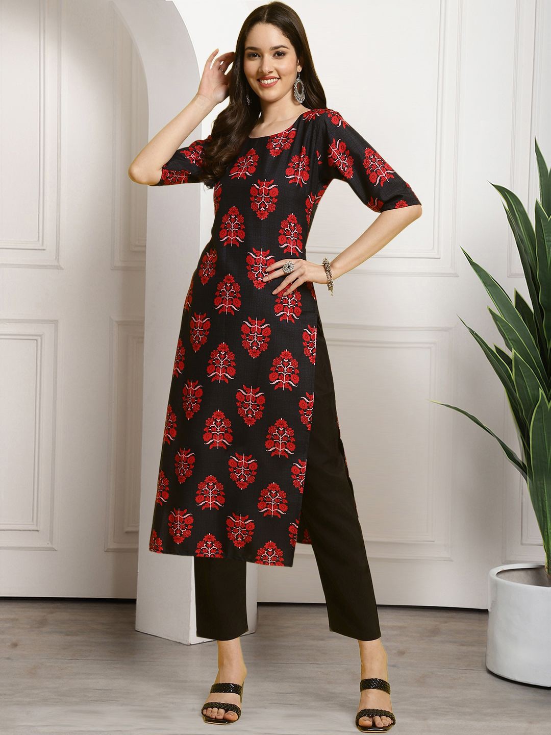 

7Threads Ethnic Motifs Printed Round Neck Kurta With Trousers, Navy blue