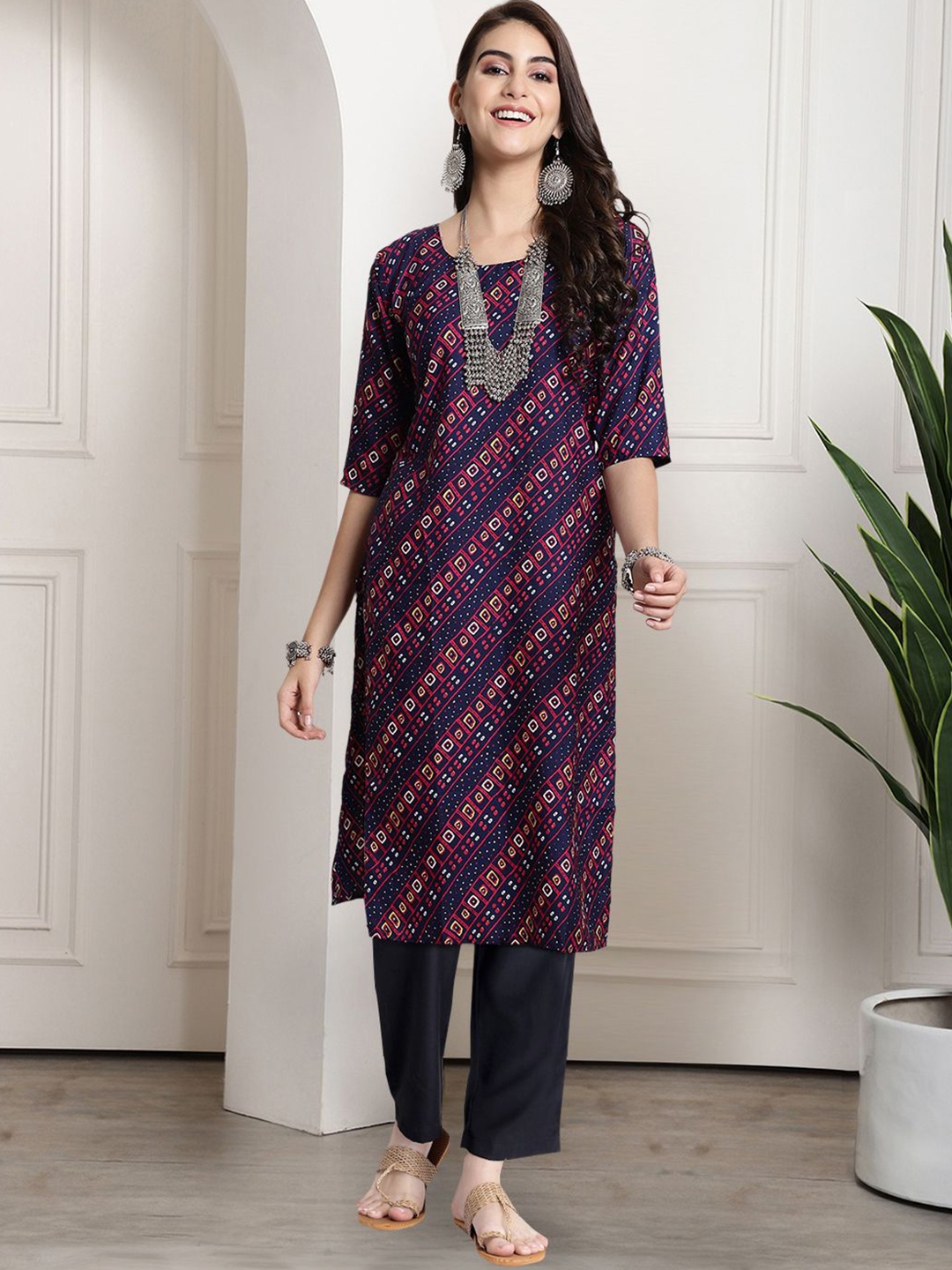 

7Threads Geometric Printed Round Neck Kurta With Trousers, Blue