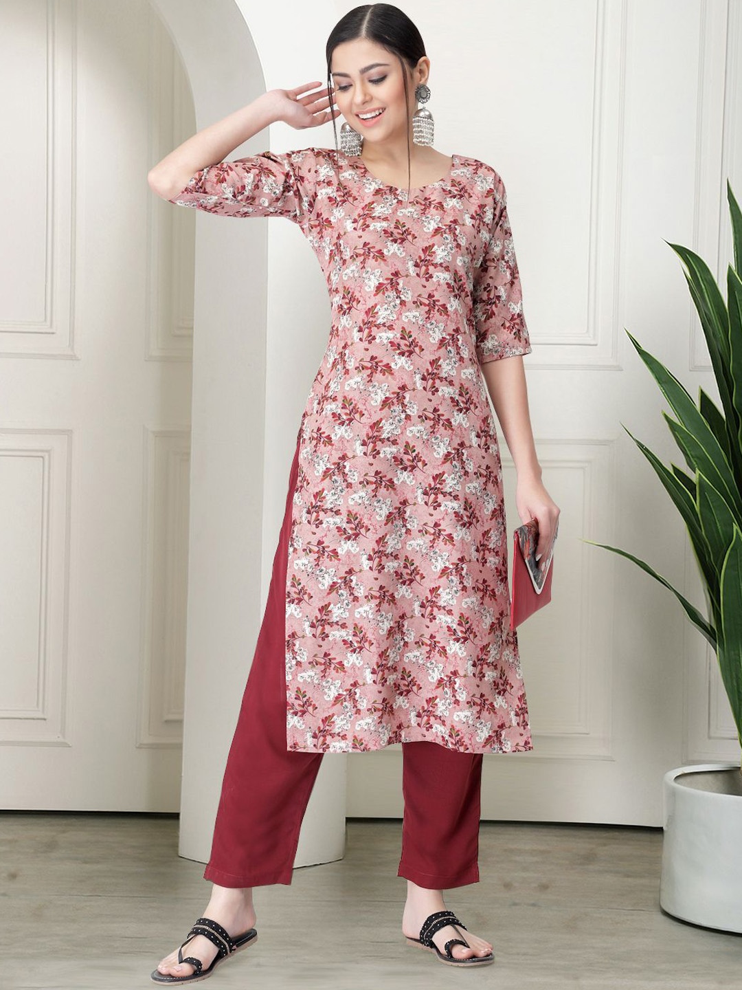 

7Threads Floral Printed Round Neck Kurta With Trouser, Peach