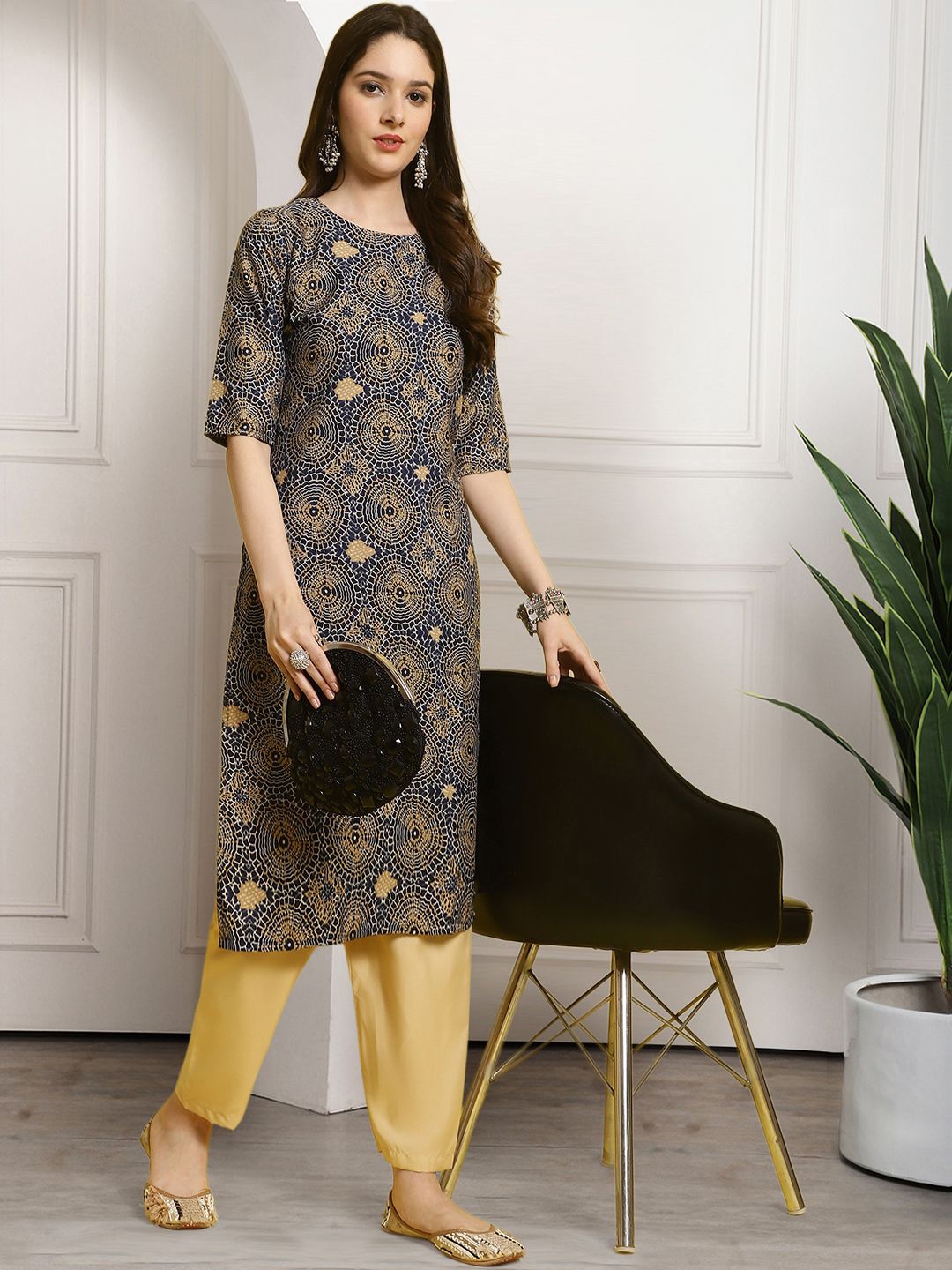 

7Threads Ethnic Motifs Printed Round Neck Kurta With Trousers, Blue