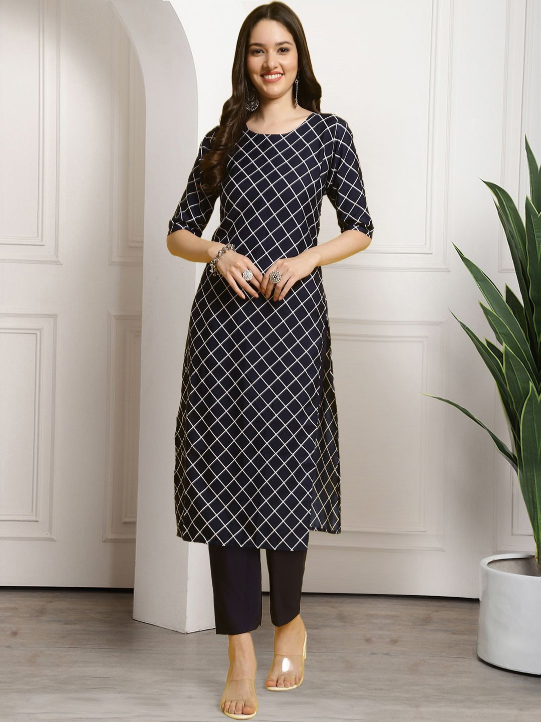 

7Threads Checked Printed Round Neck Kurta With Trousers, Blue