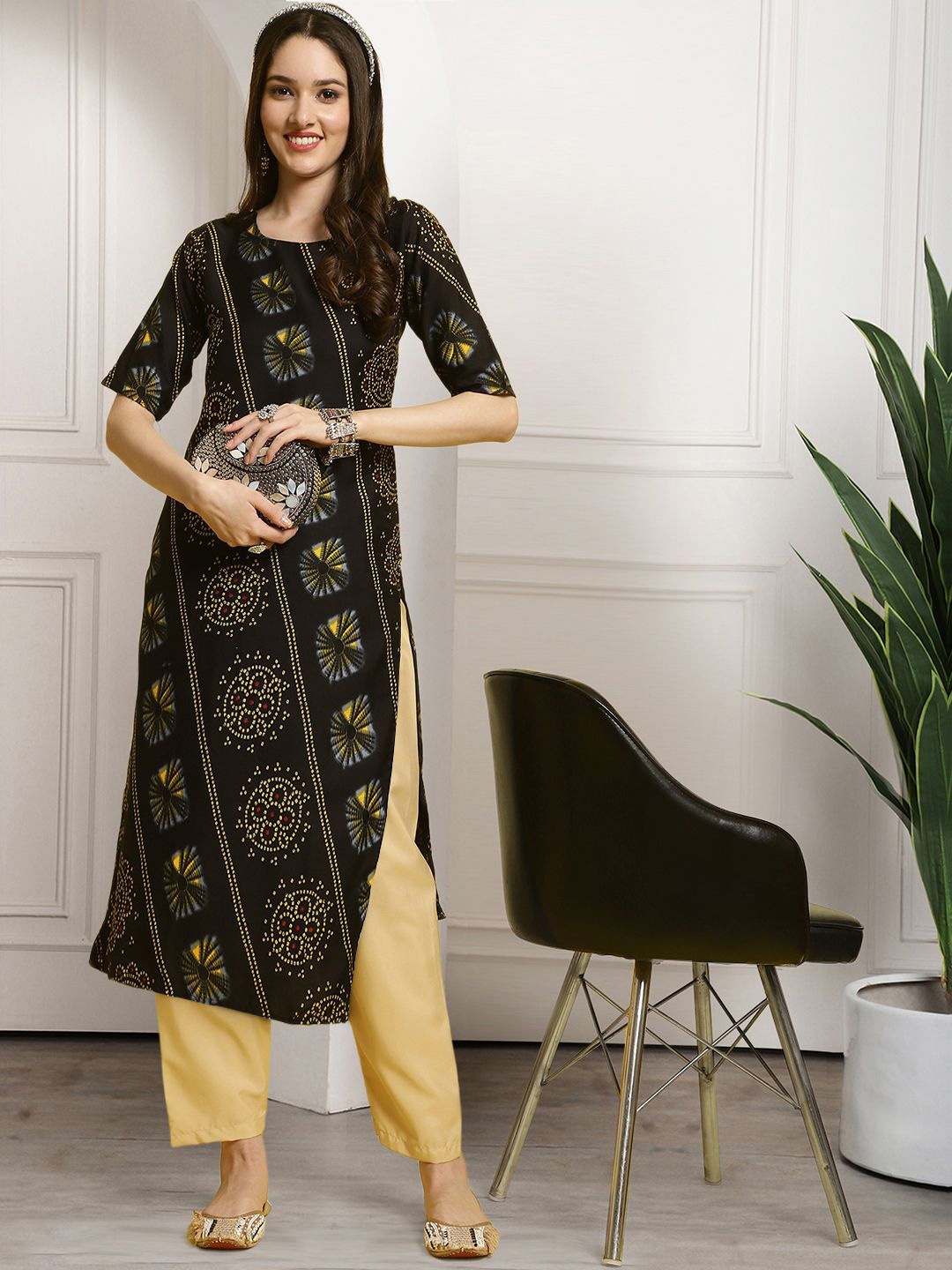 

7Threads Ethnic Motifs Printed Round Neck Kurta With Trousers, Black