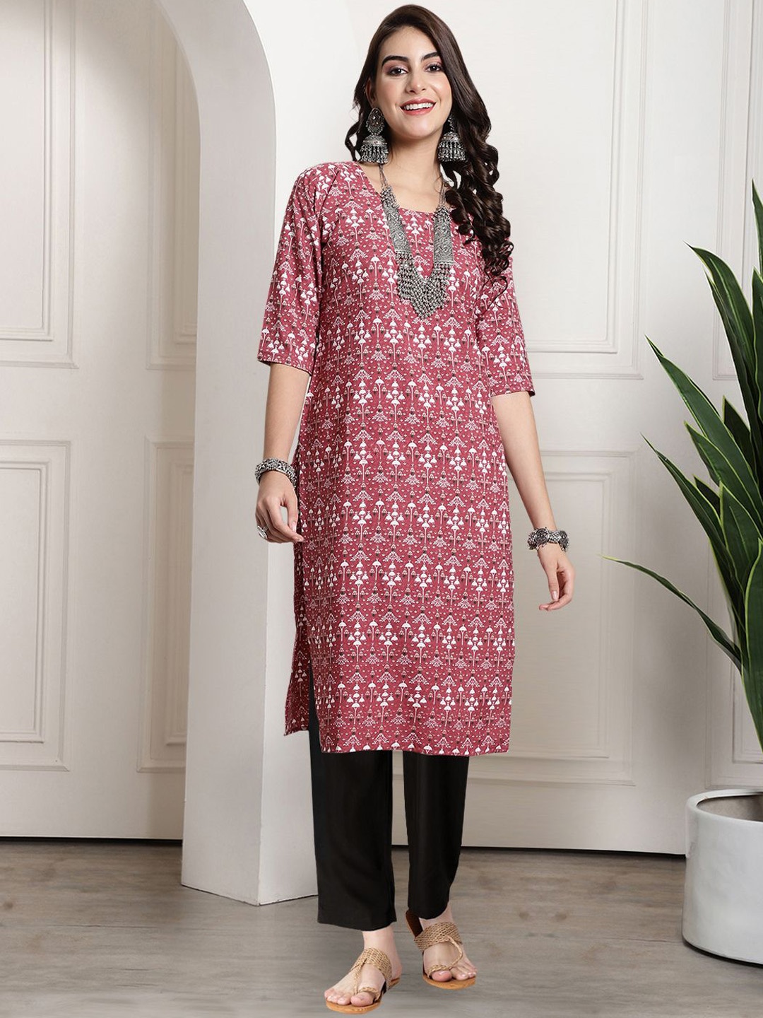 

7Threads Ethnic Motifs Printed Round Neck Kurta With Trousers, Peach