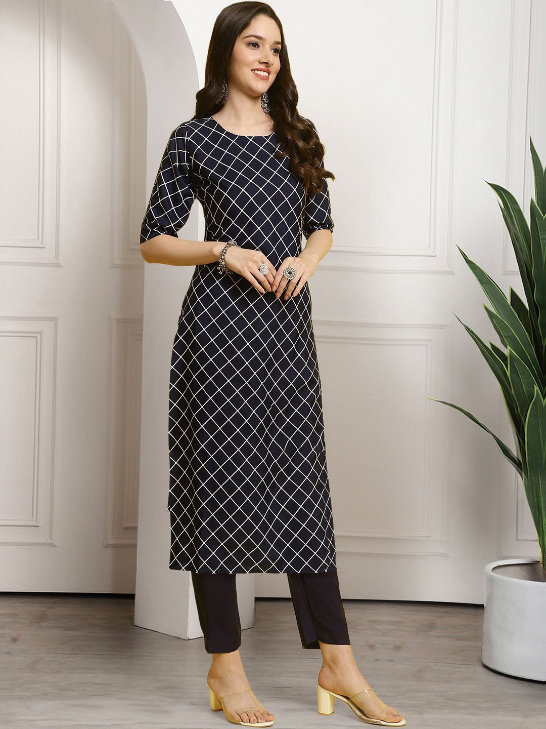 

7Threads Checked Printed Round Neck Kurta With Trousers, Blue