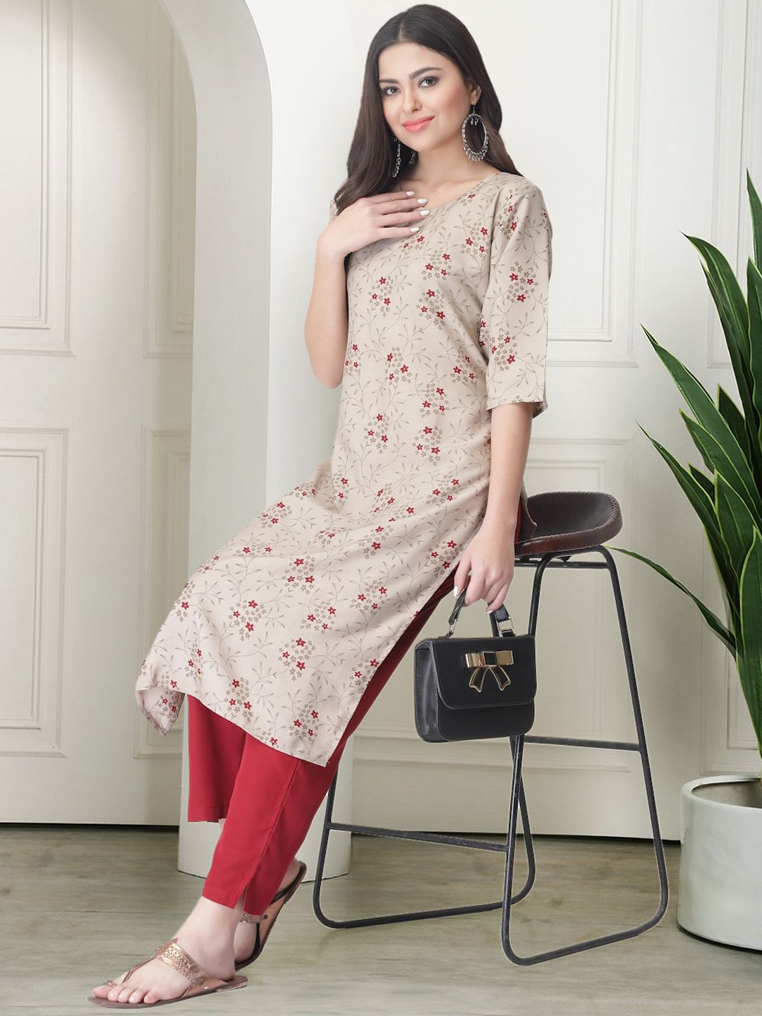 

7Threads Floral Printed Round Neck Kurta With Trousers, Beige