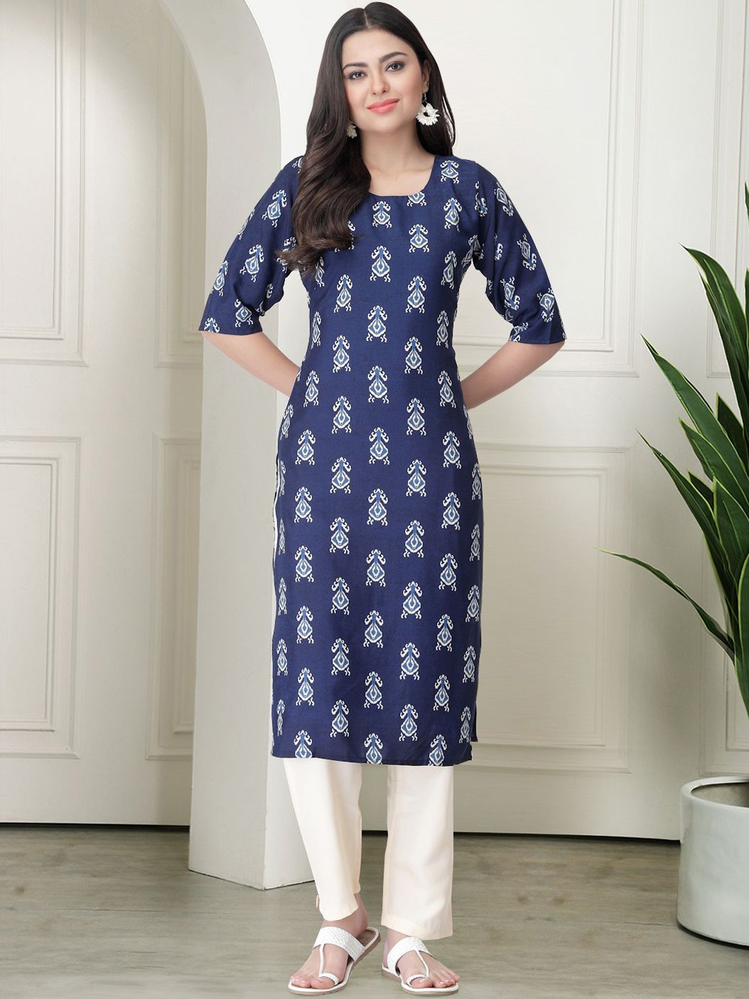

7Threads Ethnic Motifs Printed Round Neck Kurta With Trousers, Blue