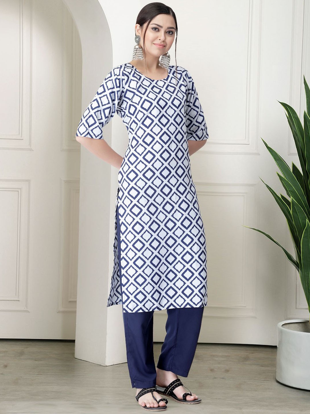 

7Threads Geometric Printed Round Neck Kurta With Trousers, White