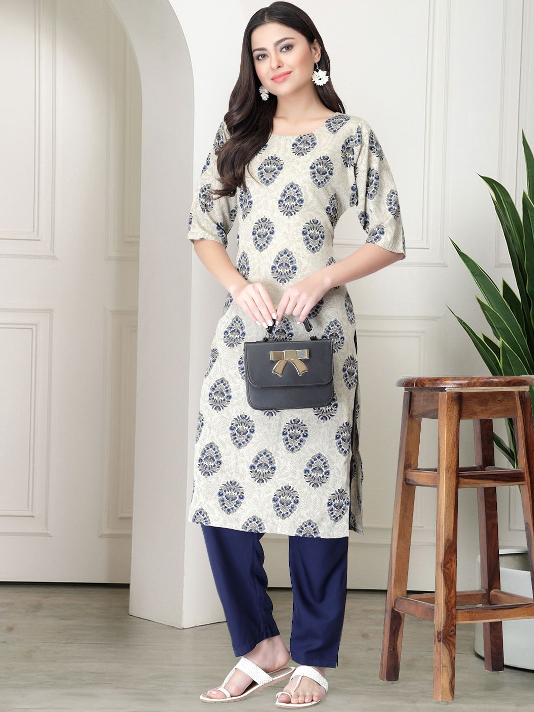 

7Threads Floral Printed Round Neck Kurta With Trousers, White