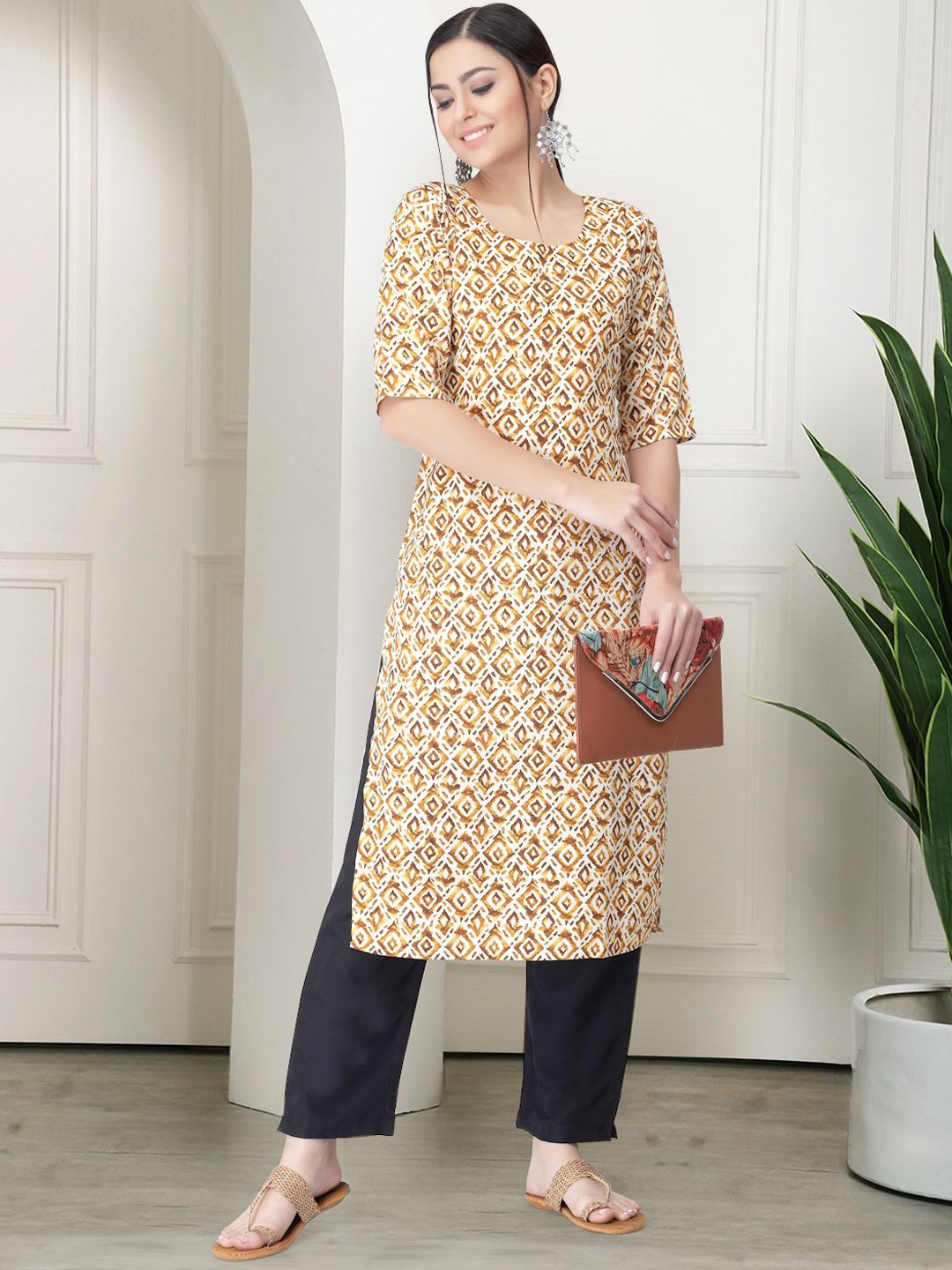 

7Threads Geometric Printed Round Neck Kurta With Trousers, Brown