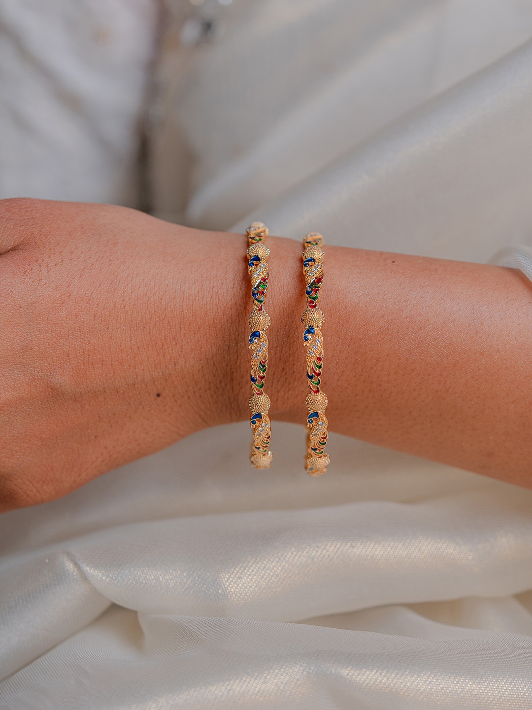 

Zeraki Jewels Parshvi Set Of 2 Gold-Plated Artificial Stone-Studded Bangles