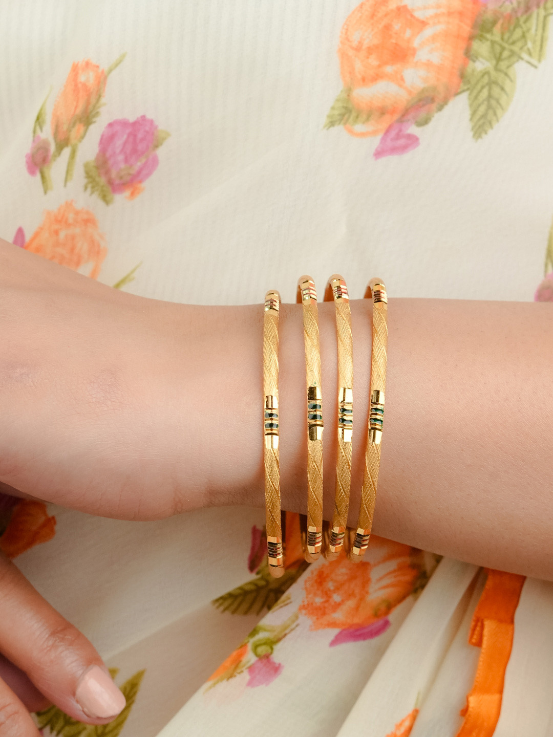 

Zeraki Jewels Sushmita Set Of 4 Gold-Plated Bangles