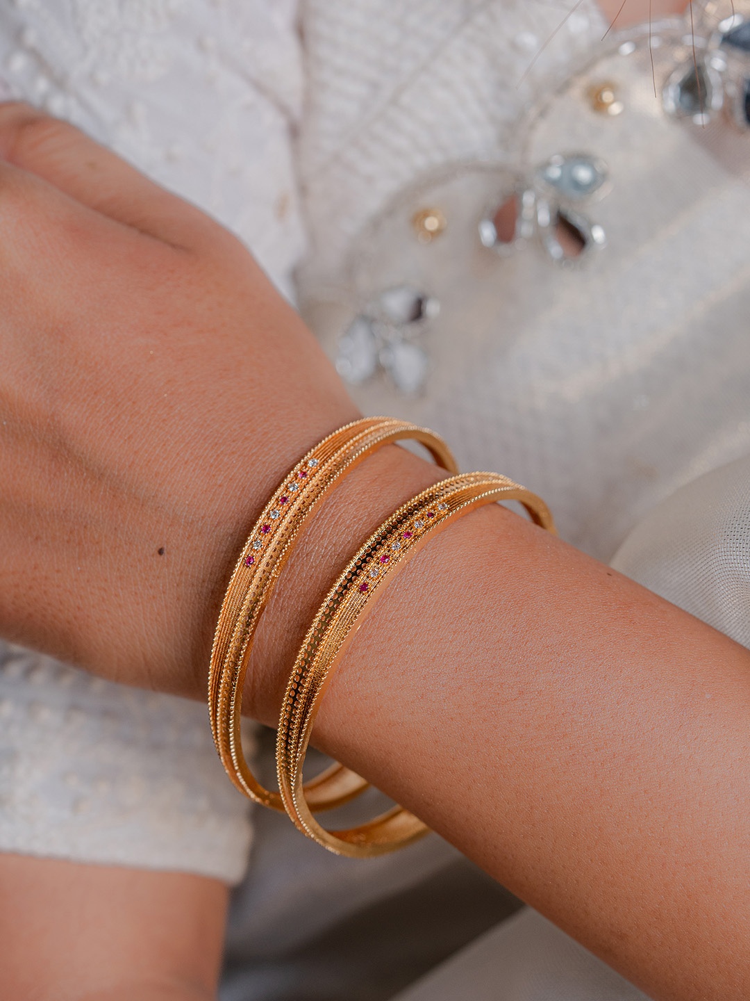 

Zeraki Jewels Aashvi Set Of 2 Gold-Plated Stone Studded Bangles
