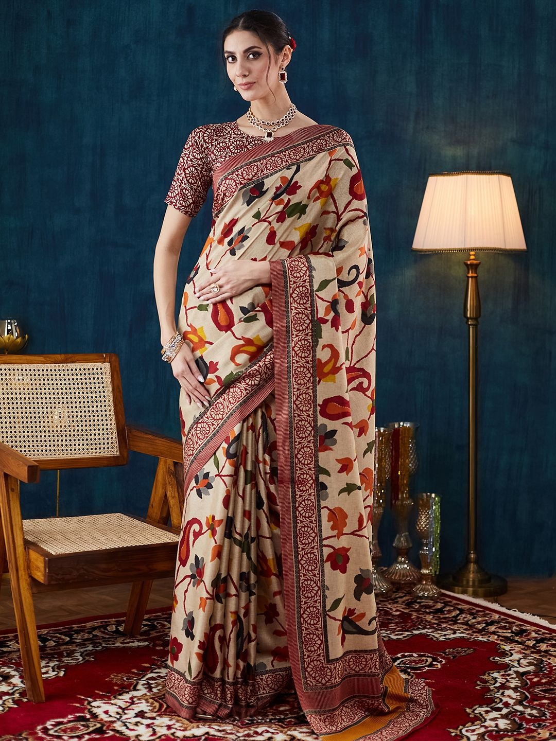 

KALINI Floral Printed Saree With Blouse Piece, Cream