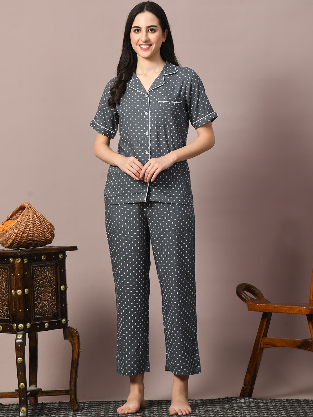 

Dreambe Women Geometric Printed Night suit, Grey