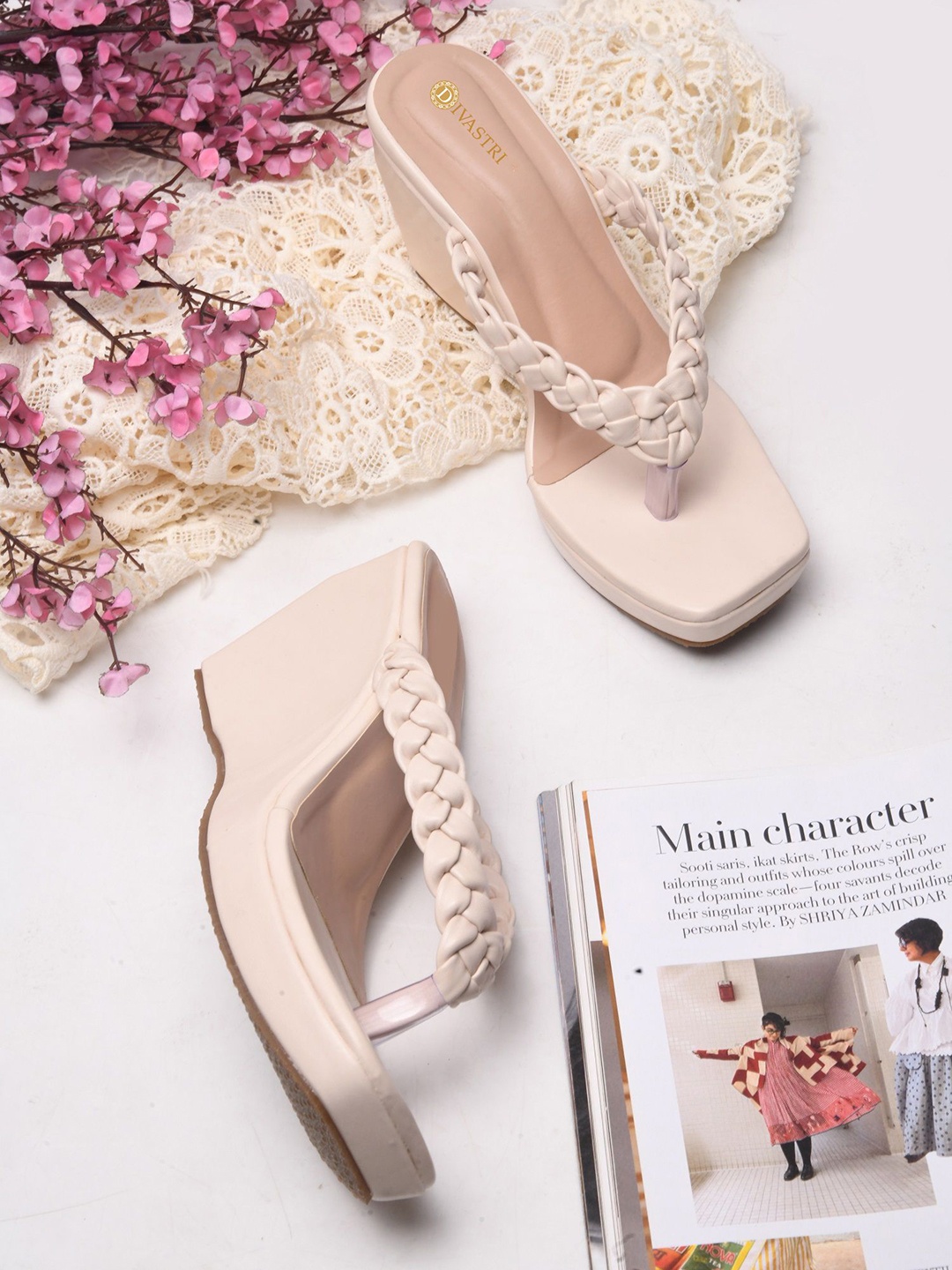 

DIVASTRI Women Wedge Sandals, Cream