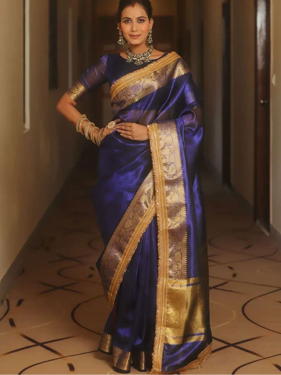 

Kriyansh Maheshwari Saree With Blouse Piece, Blue