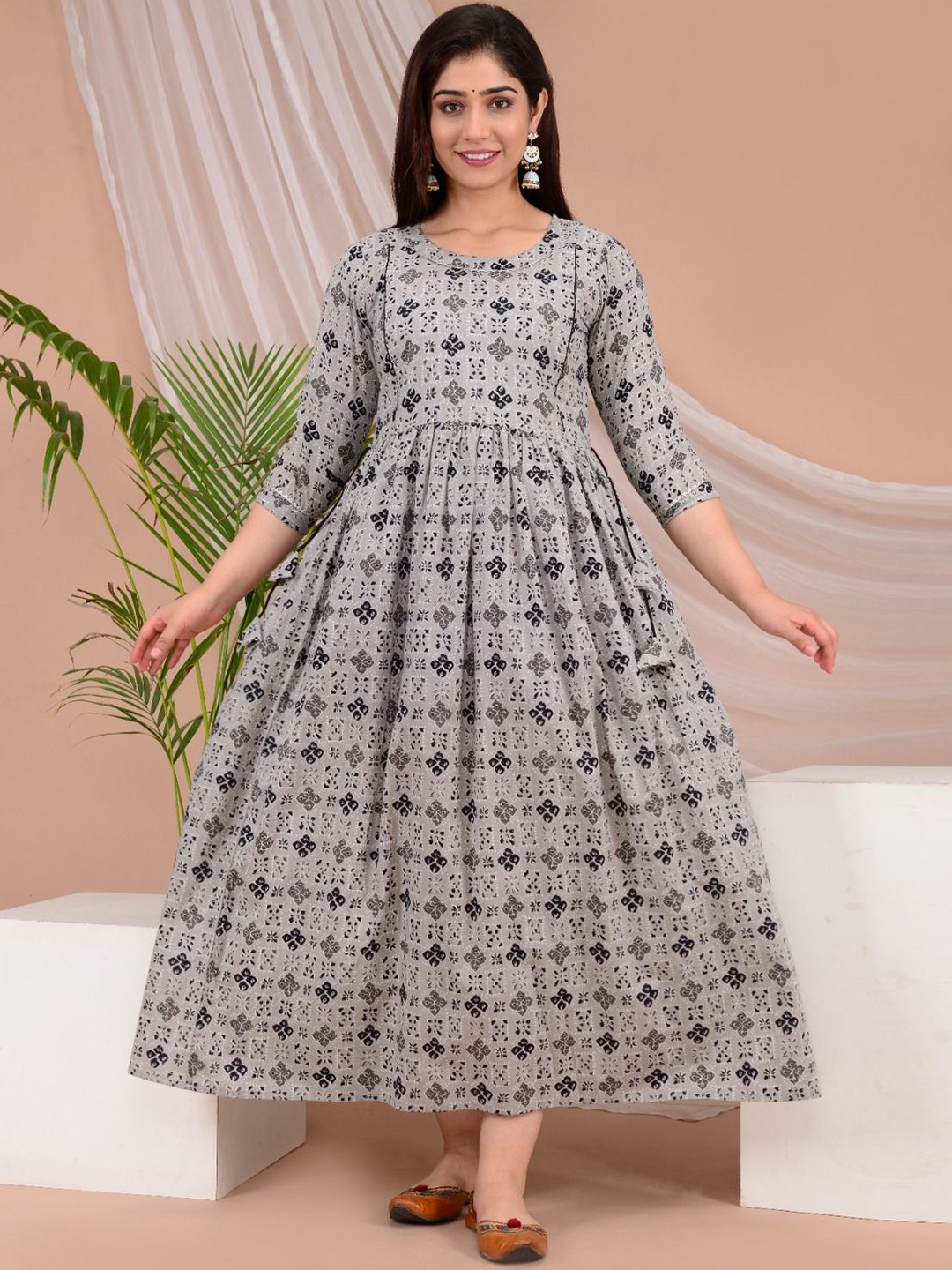 

Pristyle Ethnic Motifs Printed Pleated Round Neck Maternity Anarkali Kurta, Grey