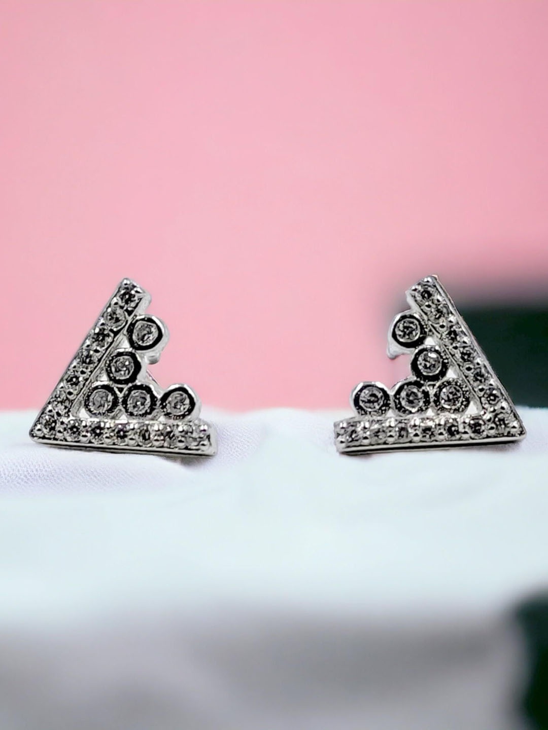 

AMONROO 925 Sterling Silver Rhodium-Plated Triangular Studs