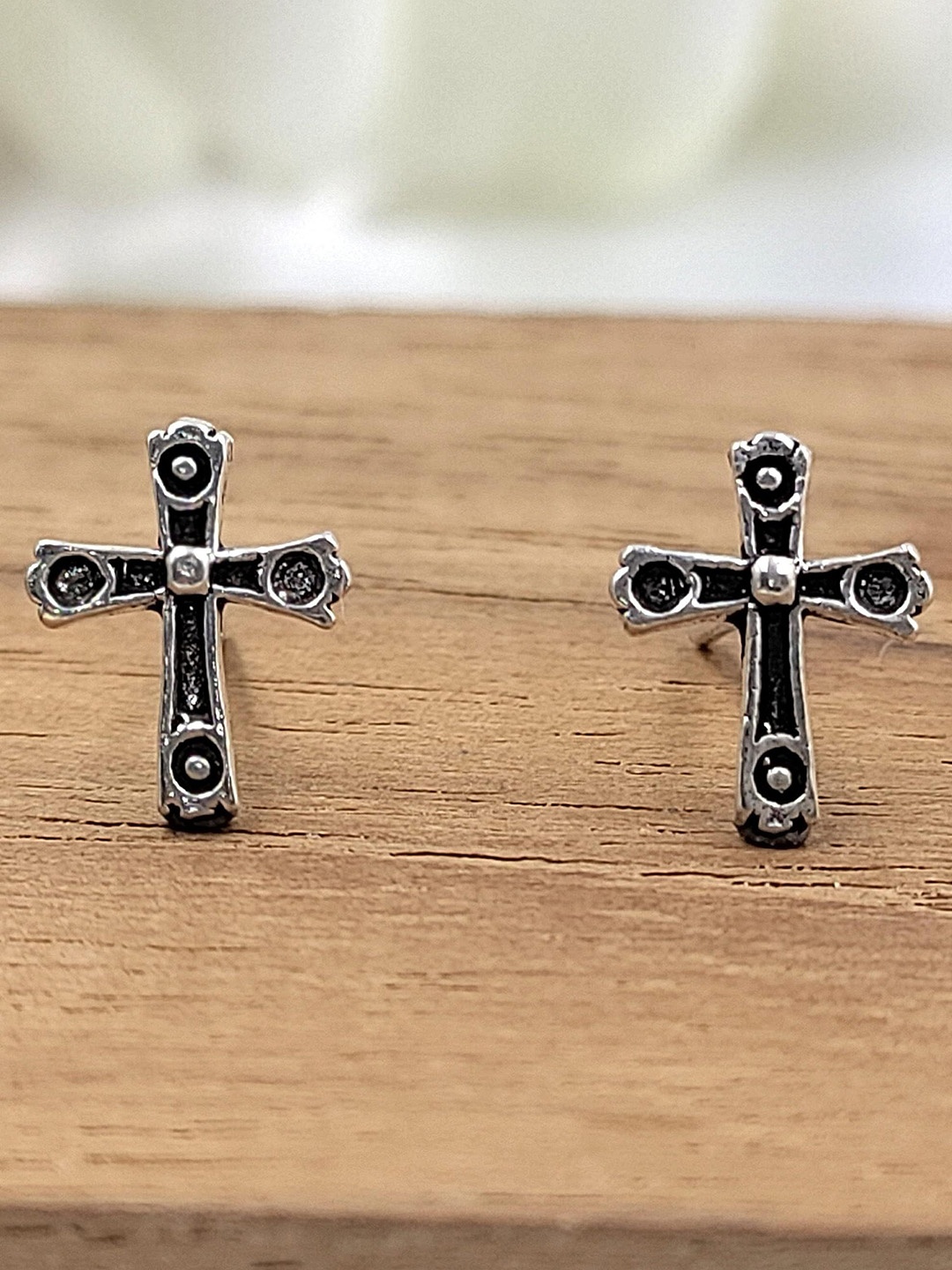 

AMONROO 925 Sterling Silver Rhodium-Plated Contemporary Oxidised Studs