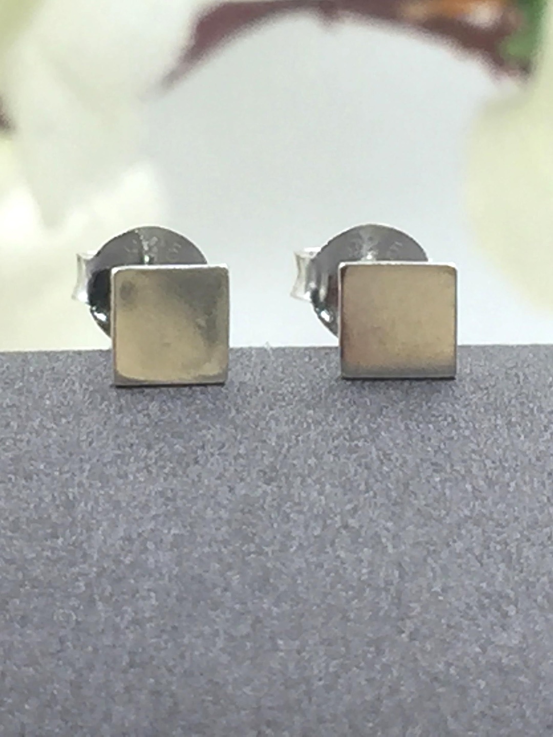 

AMONROO 925 Sterling Silver Rhodium-Plated Square Studs