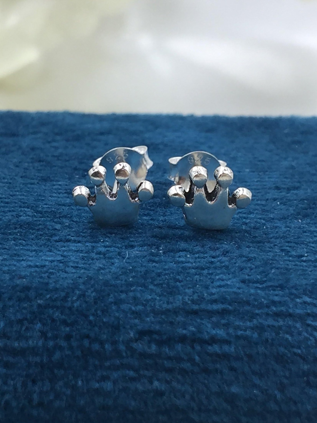 

AMONROO Rhodium-Plated 925 Sterling Silver Contemporary Studs