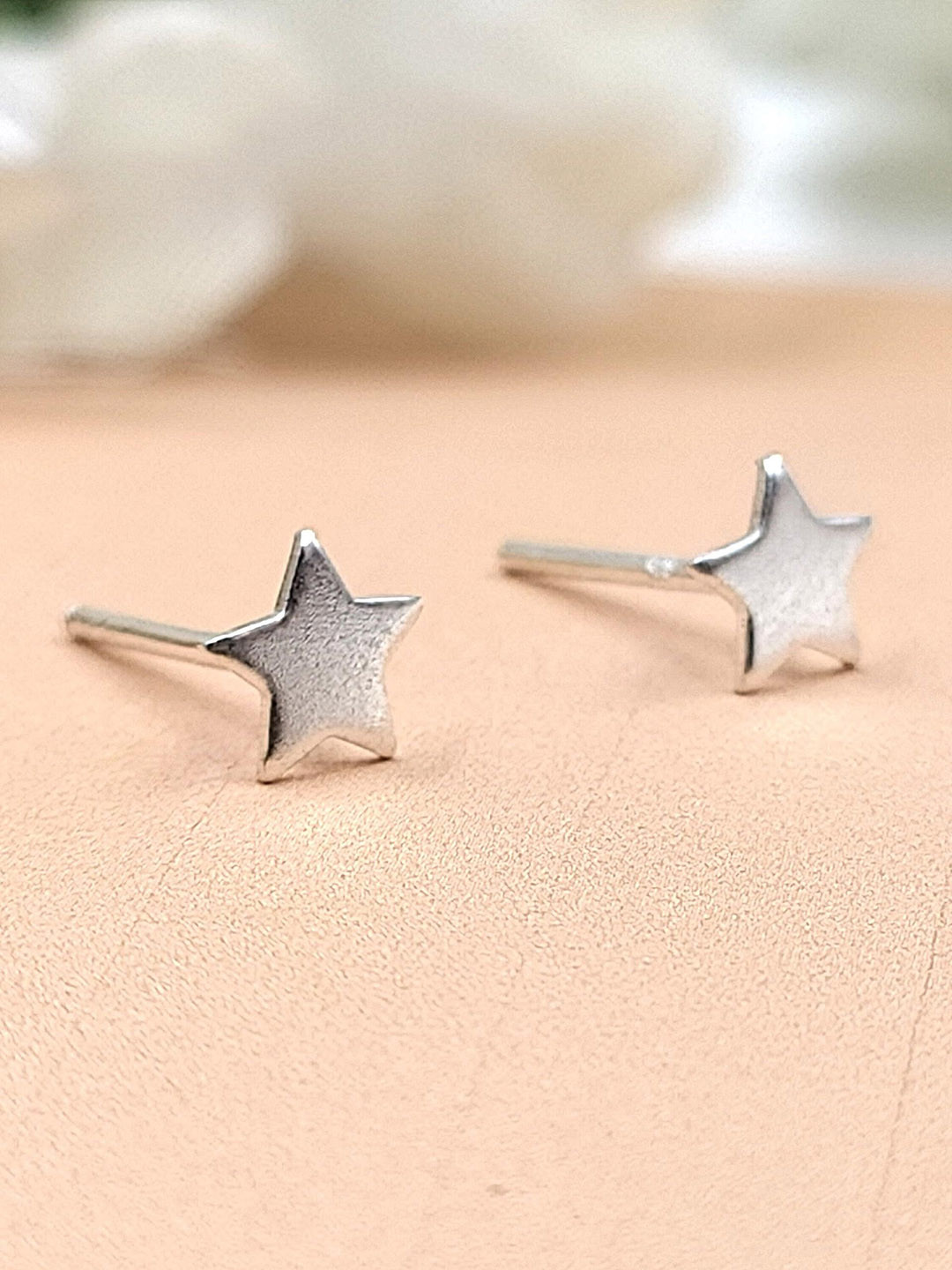 

AMONROO 925 Sterling Silver Rhodium-Plated Star Shaped Studs