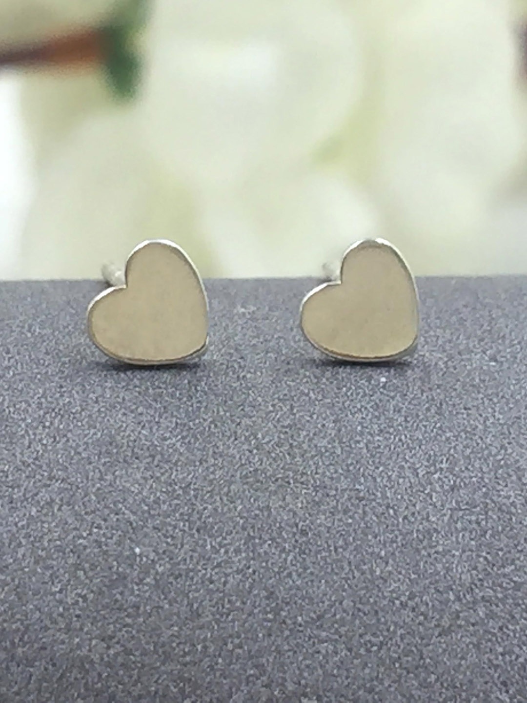 

AMONROO Unisex 925 Sterling Silver Rhodium-Plated Heart Shaped Studs