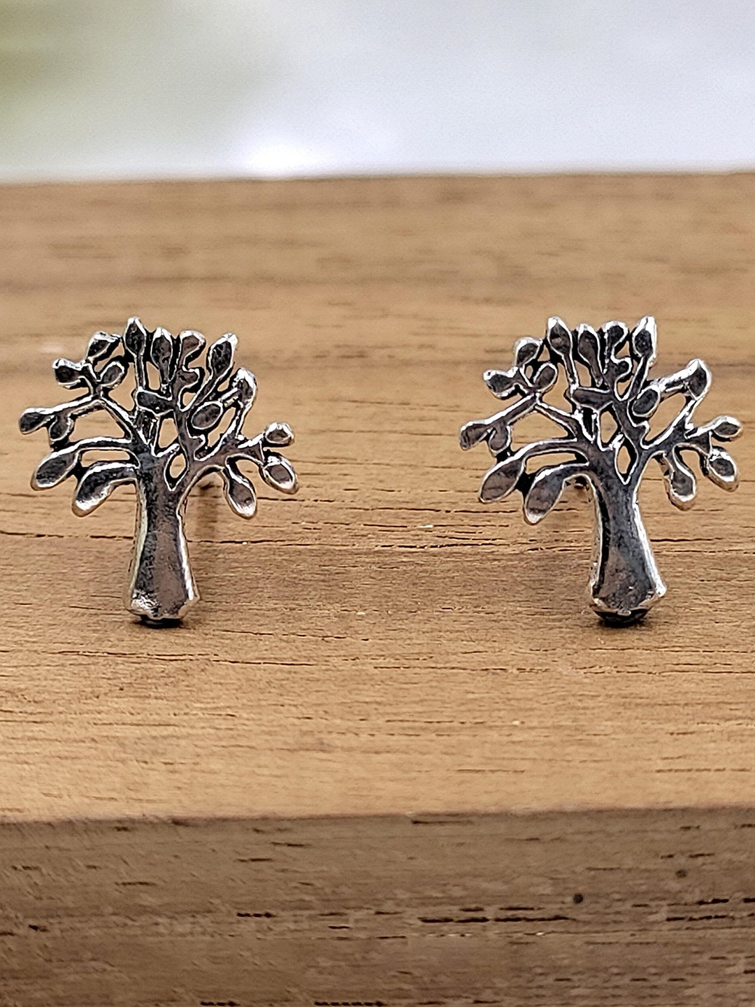 

AMONROO 925 Sterling Silver Rhodium-Plated Tree of Life Shaped Studs