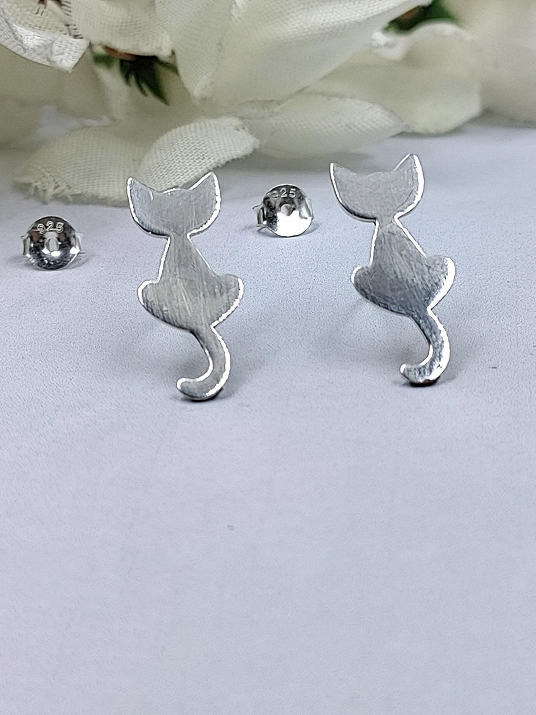 

AMONROO 925 Sterling Silver Rhodium-Plated Cat Animal Shaped Studs