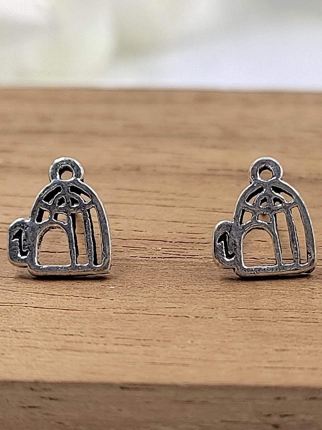 

AMONROO 925 Sterling Silver Rhodium-Plated Bird Cage Antique Studs