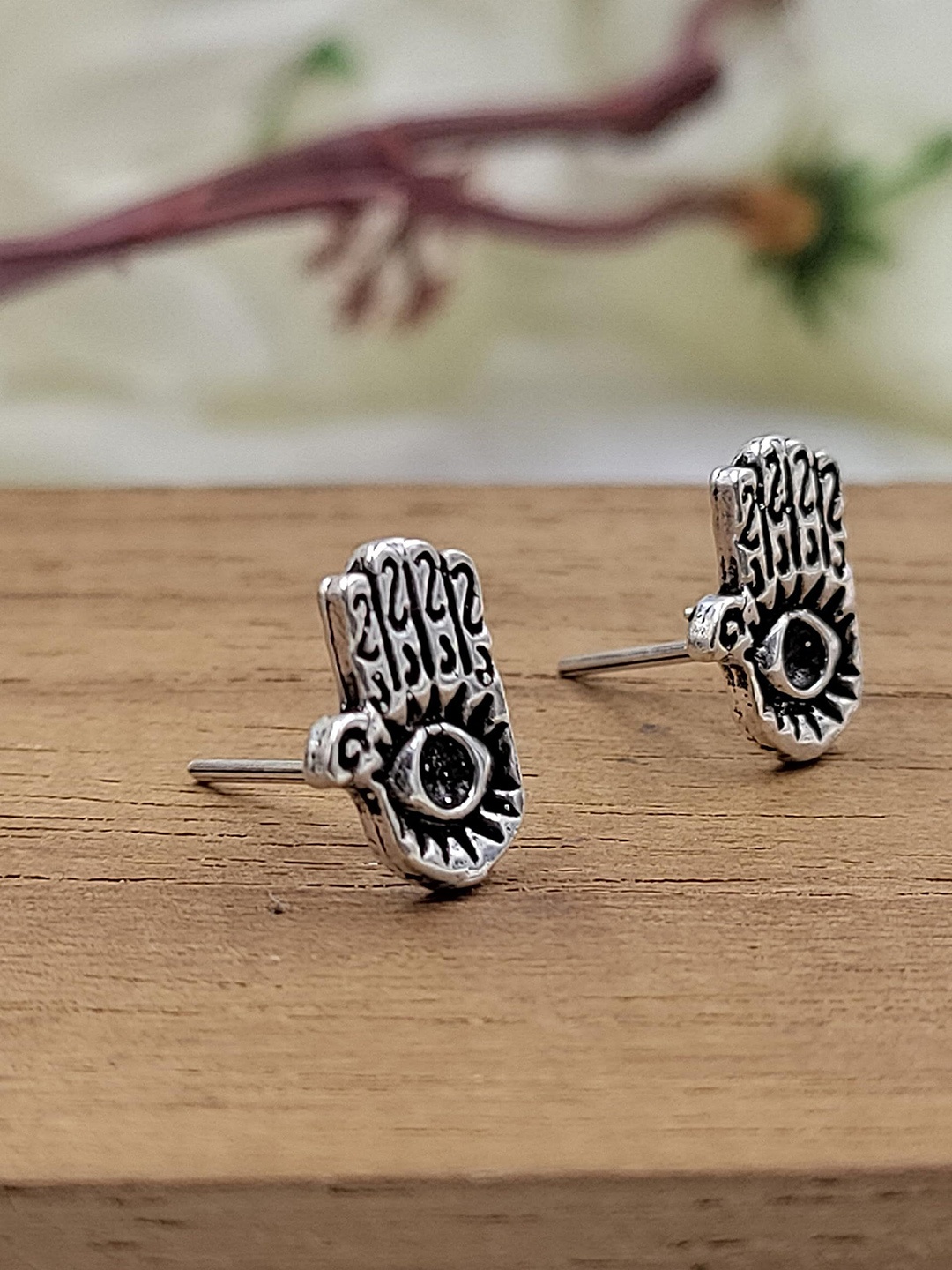 

AMONROO 925 Sterling Silver Rhodium-Plated Studded Quirky Shaped Oxidised Studs