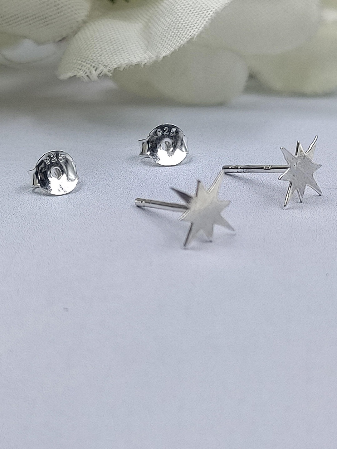 

AMONROO 925 Sterling Silver Rhodium-Plated Star Shaped Studs