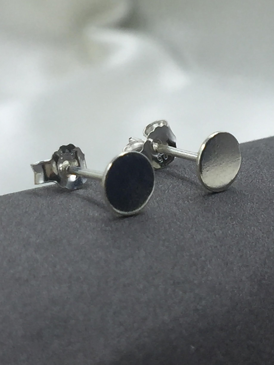 

AMONROO 925 Sterling Silver Rhodium-Plated Circular Studs
