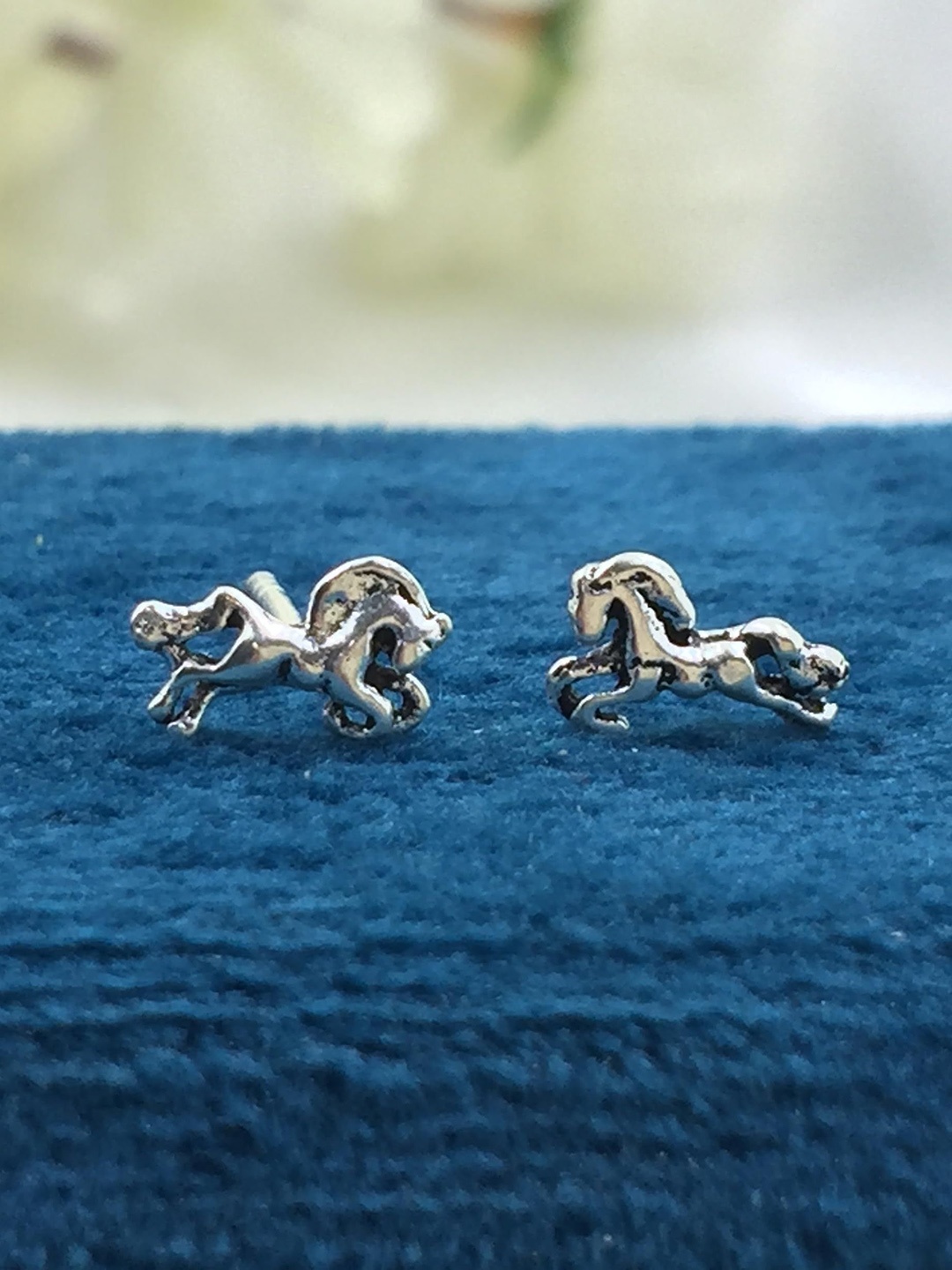 

AMONROO 925 Sterling Silver Rhodium-Plated Animal Shaped Studs