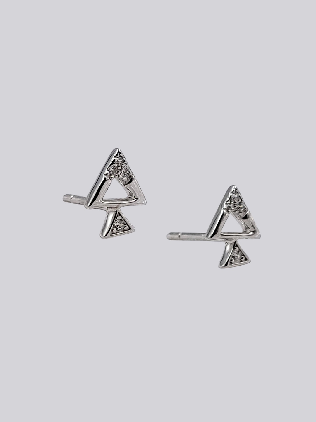 

AMONROO 925 Sterling Silver Rhodium-Plated Cubic Zirconia Stone Studded Triangular Studs
