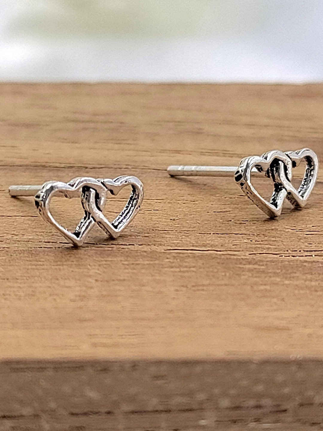 

AMONROO 925 Sterling Silver Rhodium-Plated Heart Shaped Studs