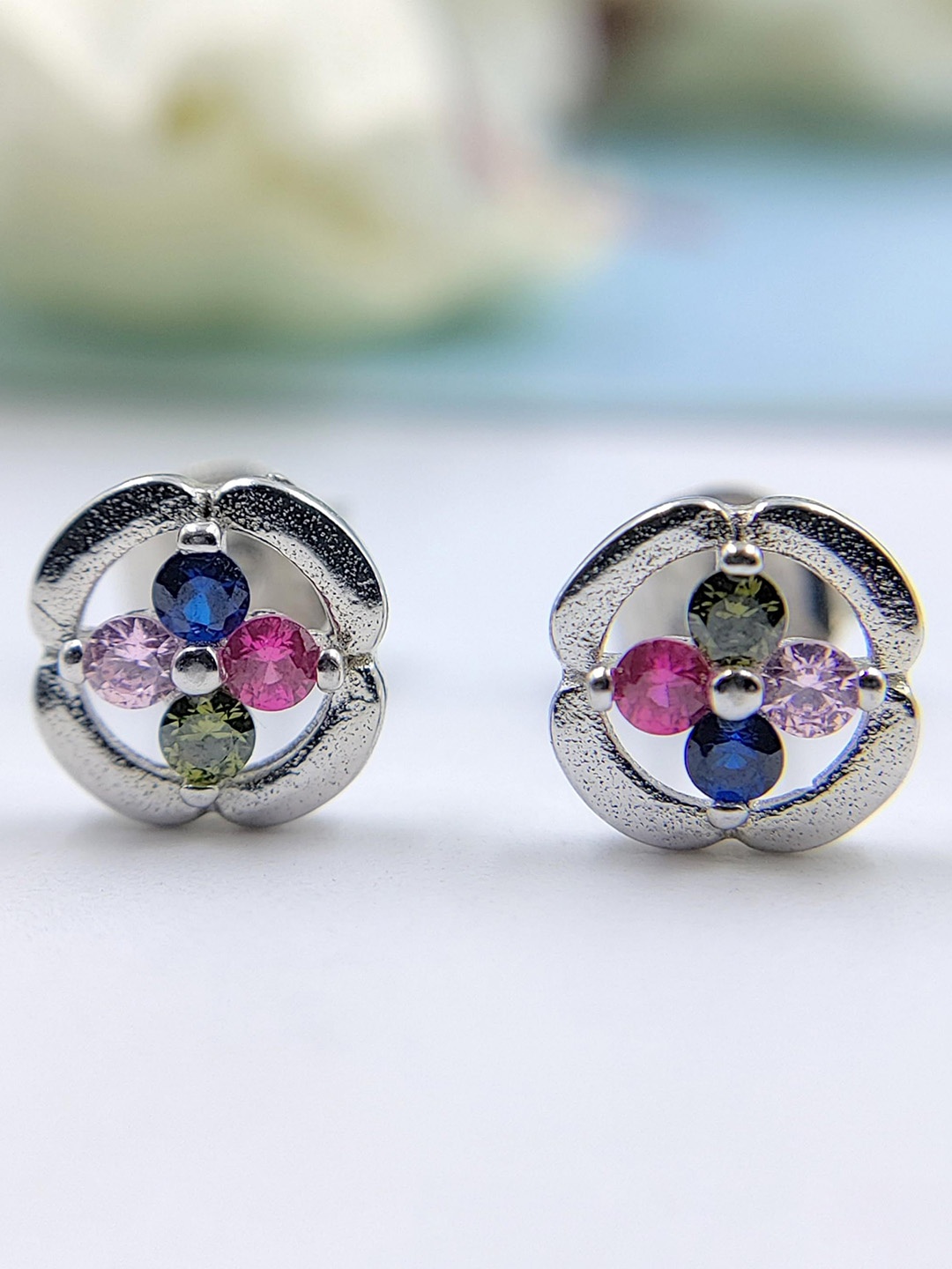 

AMONROO 925 Sterling Silver Rhodium-Plated Cubic Zirconia Stone Studded Floral Studs