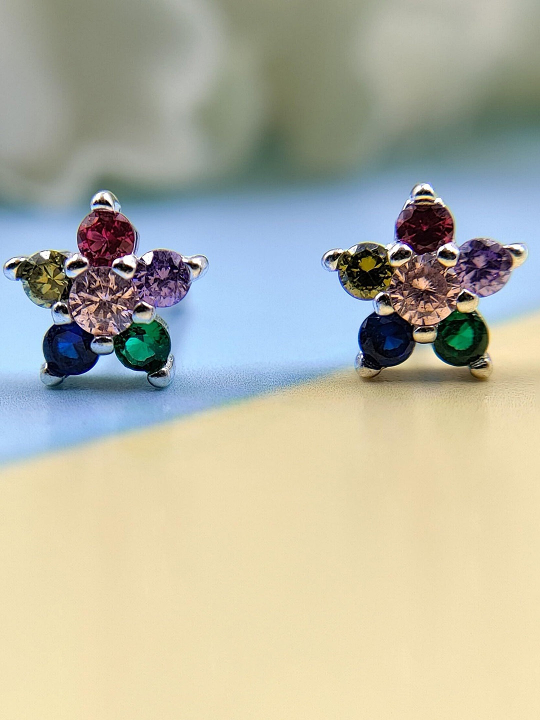 

AMONROO 925 Sterling Silver Rhodium-Plated Cubic Zirconia Stones Studded Floral Studs