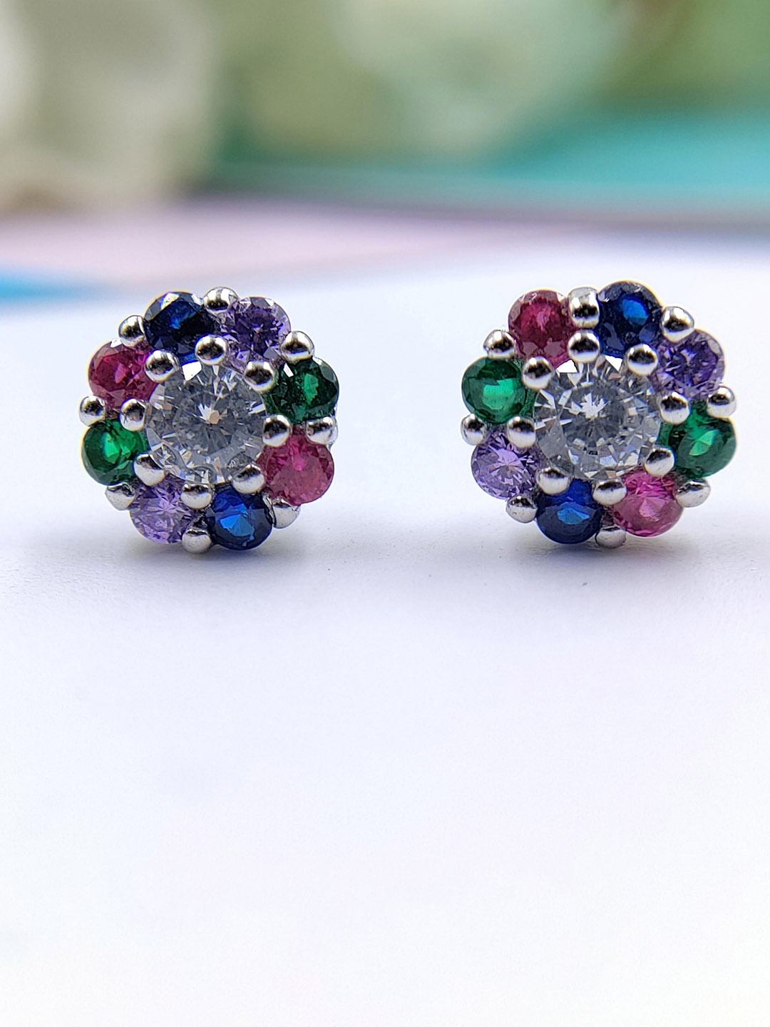 

AMONROO 925 Rhodium-Plated CZ Stones Studded Floral Shaped Studs, Silver