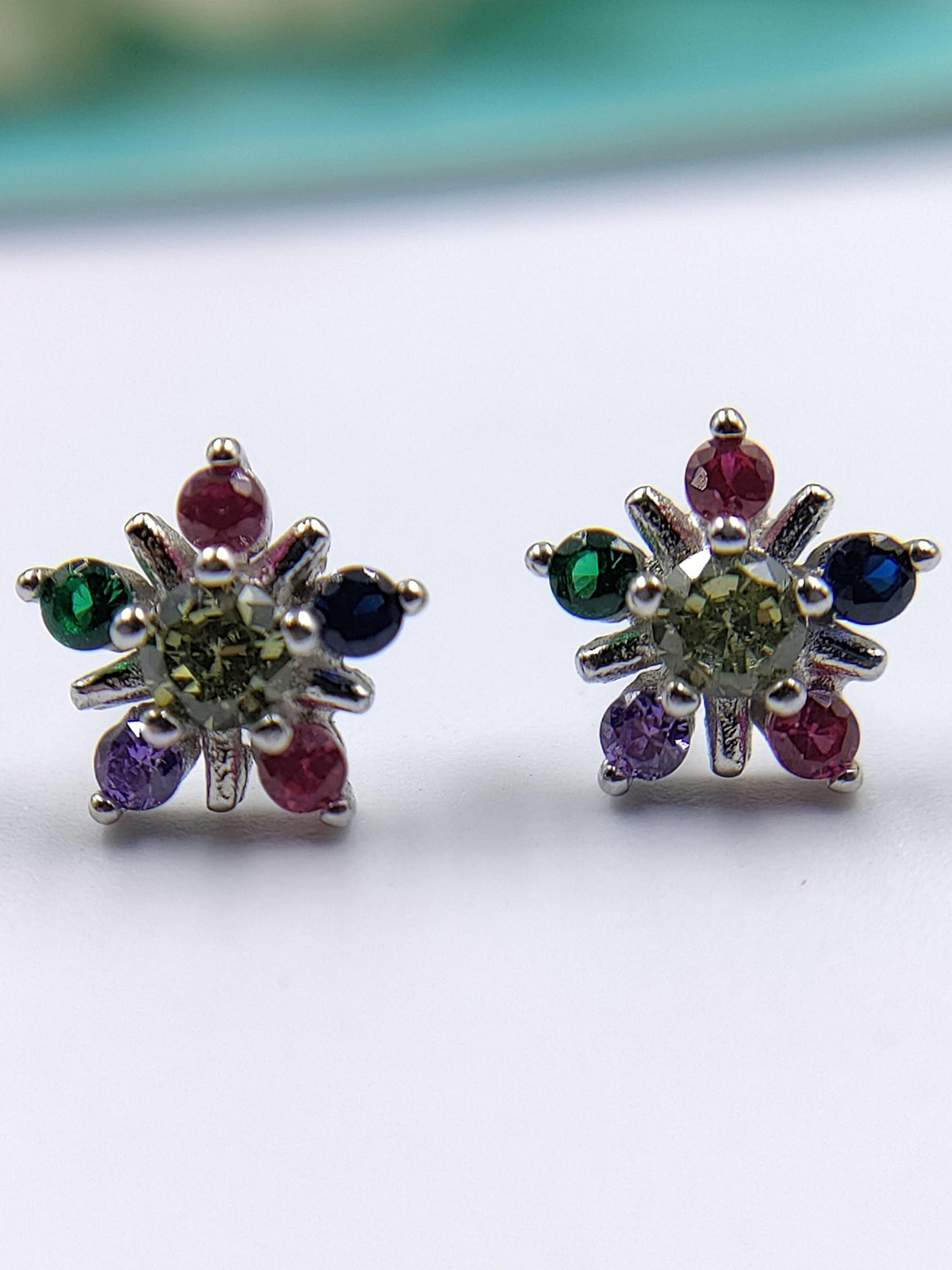 

AMONROO Circular Studs Earrings, Multi