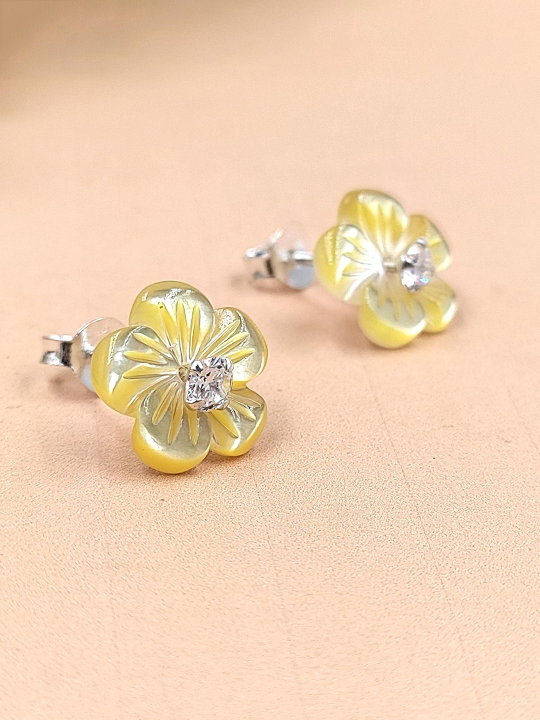 

AMONROO 925 Sterling Silver Rhodium-Plated Cubic Zirconia Stones Studded Star Shaped Studs