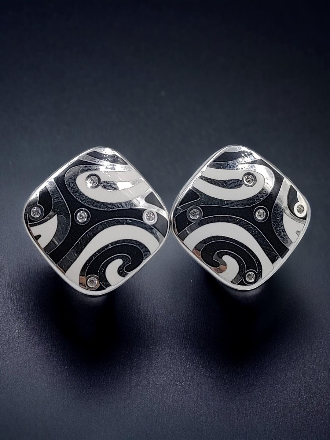 

AMONROO 925 Sterling Silver Rhodium-Plated Cubic Zirconia Stones Studded Diamond Studs