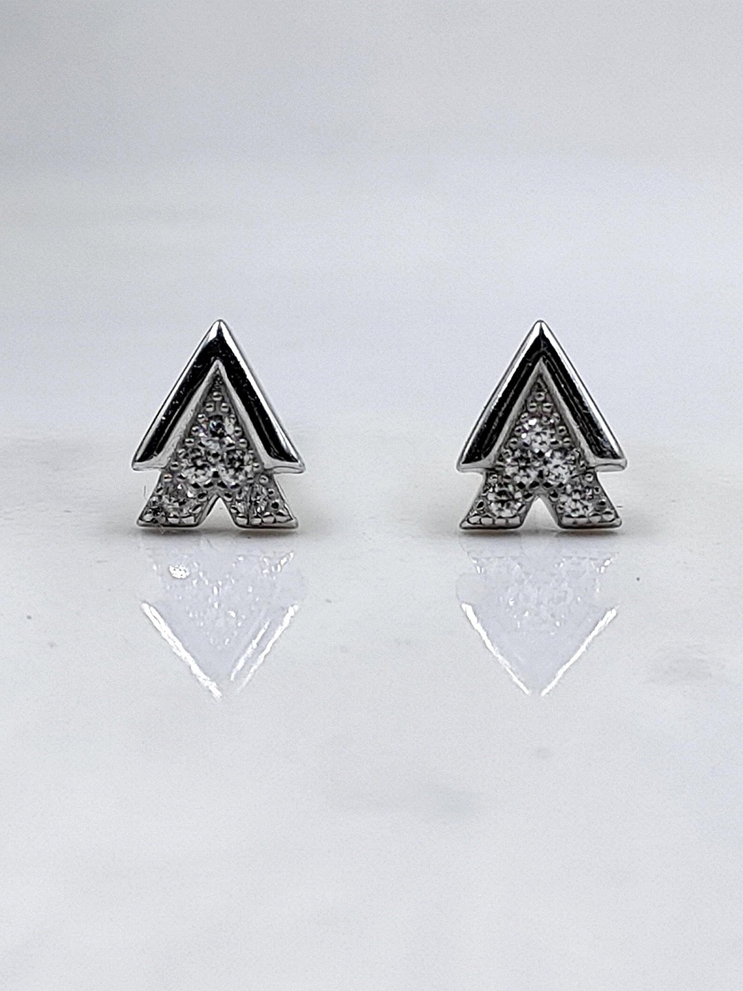 

AMONROO 925 Sterling Silver Rhodium-Plated Contemporary Shaped Studs