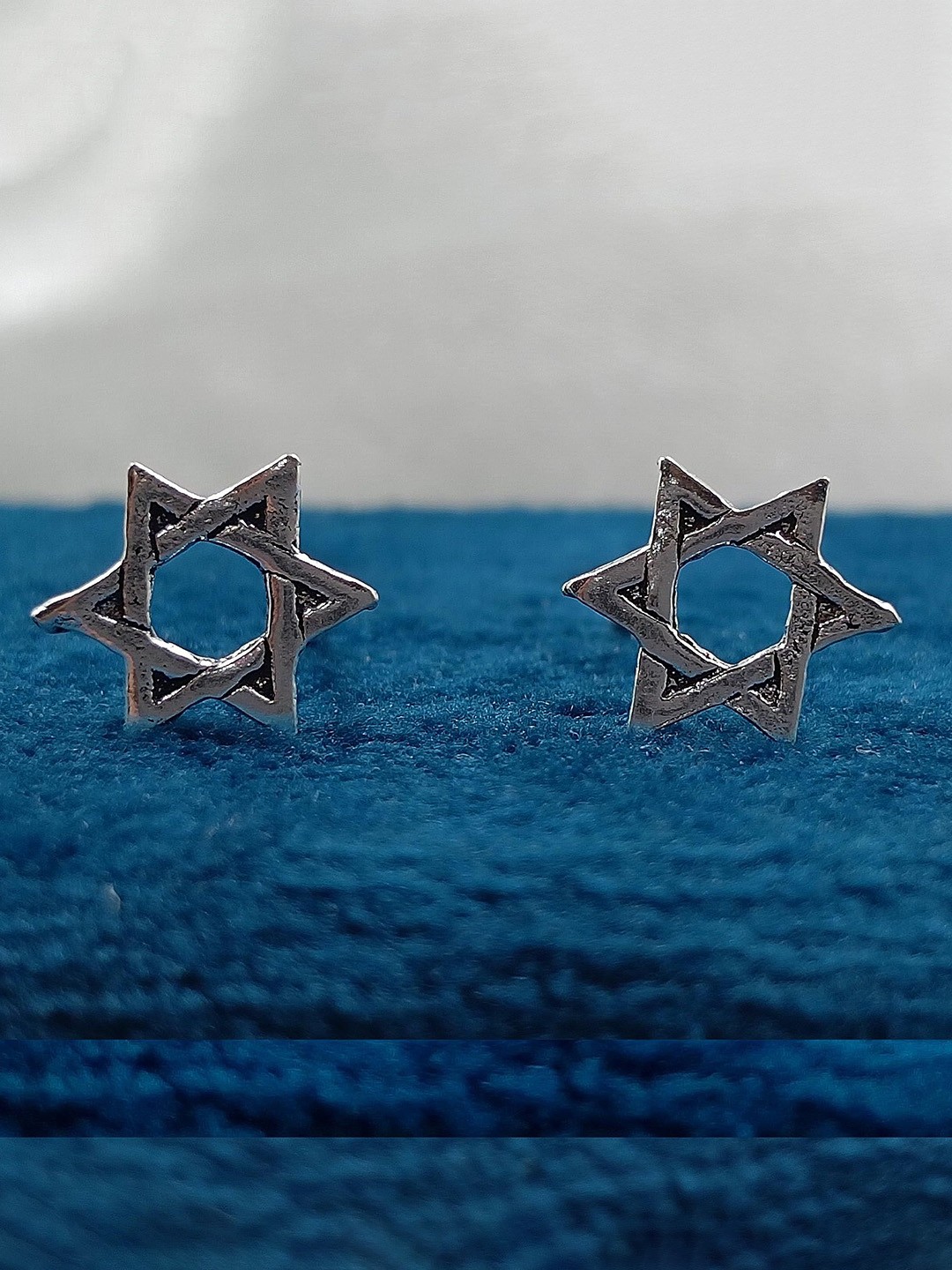 

AMONROO 925 Sterling Silver Rhodium-Plated Star Shaped Studs
