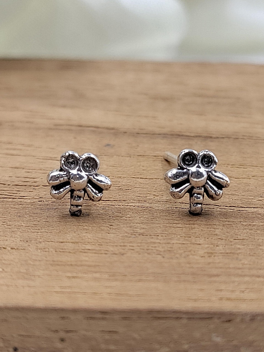 

AMONROO 925 Sterling Silver Rhodium-Plated Quirky Shaped Studs