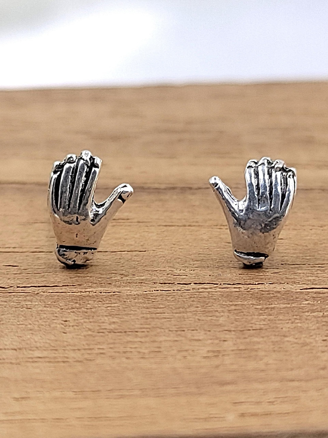 

AMONROO 925 Sterling Silver Rhodium-Plated Contemporary Shaped Studs