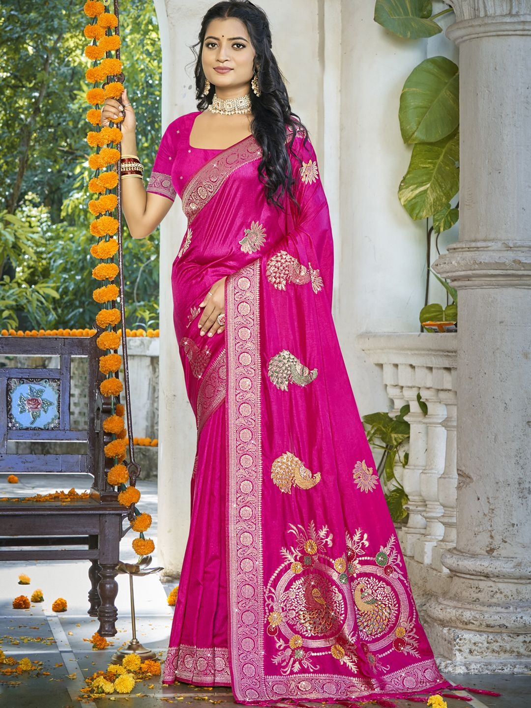 

SANGAM PRINTS Woven Design Zari Tussar Saree, Magenta
