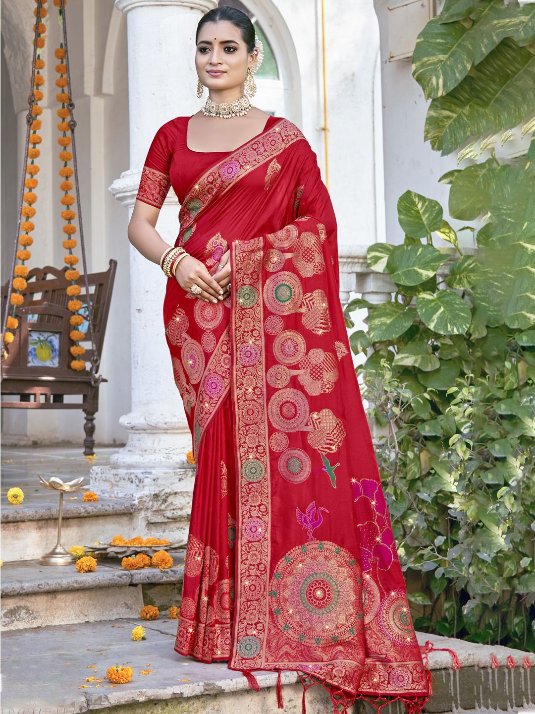 

SANGAM PRINTS Woven Design Zari Tussar Saree, Red